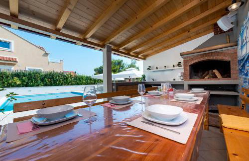 Deluxe Apartment Paula with private Pool and Sauna - Foto 16