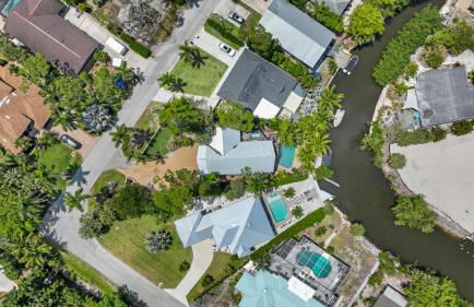 Gulf Access Waterfront Oasis with Heated Pool! Near Beach & Mercato! - Foto 16