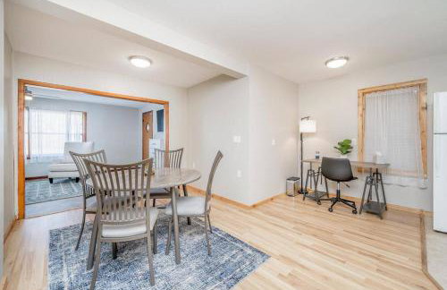 Cozy 1 Bed 1 Bath Home with Garage and Fenced Yard - Foto 8