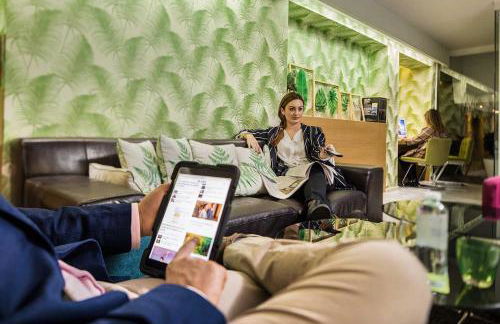 Apartosuites Jardines de Sabatini - Photo 59