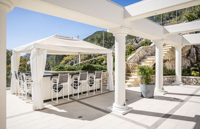 Villa Monte Leone by Konnect with Pool, Hot Tub, Spa Room & Stunning Seaview - Photo 32