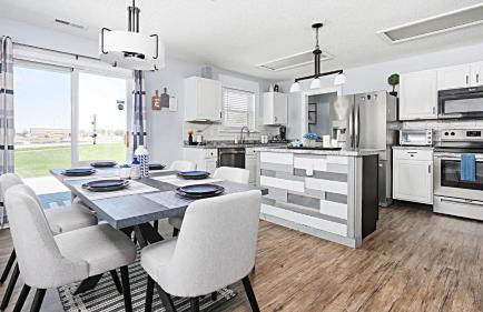 The Cozy Charcoal Cottage - with Garage - Family Friendly - Foto 14