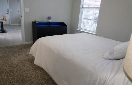 Stylish 1BR Escape Ideal for Business or Leisure - Foto 14