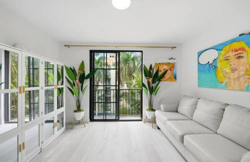 Stylish City Place WPB Escape King Bed and Den - Foto 3