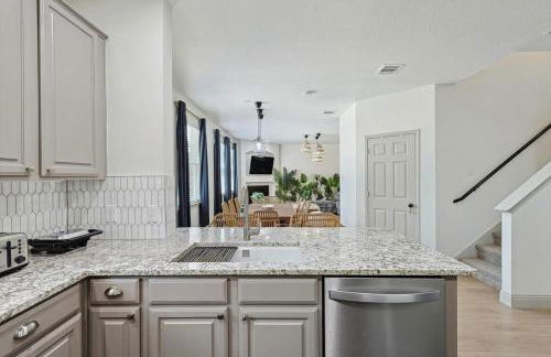 Colonial Style Retreat ft Pool Cinema jacuzzi - Foto 12