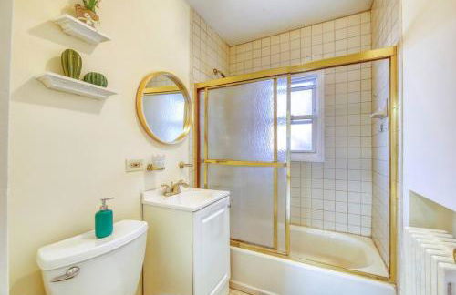 Family Home near NY Beach - Private Workspace - Foto 16