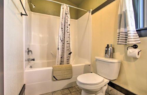 Updated Townhouse with Pergola, Walk to Downtown! - Foto 15