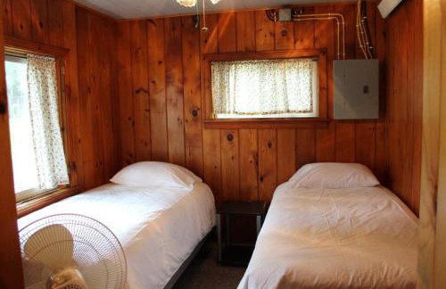 Cabin 7 - Cozy classic cabin on the lake shore with private deck - Foto 5