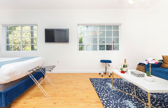 Boutique Apartments Convention Center - Photo 31