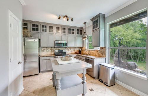 Lakefront Oasis King BDGame RoomLake Access - Foto 10