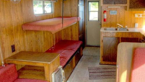 Stylish House Boat - Adventure Basecamp - Sleeps 5 - Wi-Fi HB07 - Foto 3