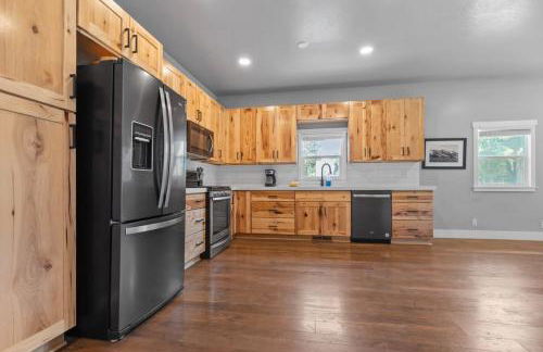 South Perry Dist Fenced Yard & Hot tub - Foto 13