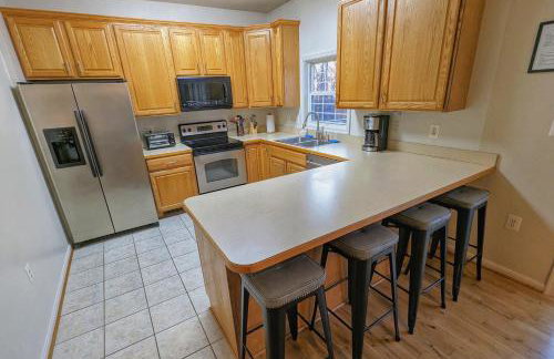 Mountain Getaway - 7 beds, 2 King - Large Common Area - Foto 8