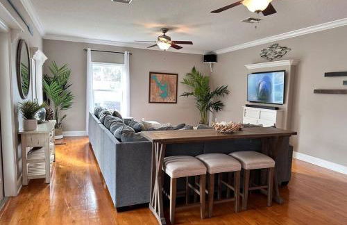 Canal-Front Home on 73ft Dock! - Foto 8