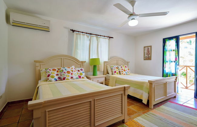 Beach Villa in El Portillo Sleeps 12 - Foto 6