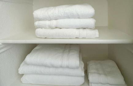 Relax Modern 3BR 2Bath - NW Austin, Sleeps 10 - Photo 34