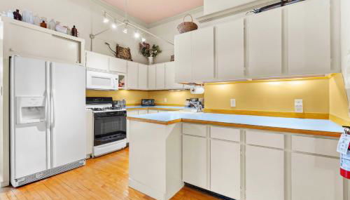 Charming Saugatuck Condo with Private Deck and Grill! - Foto 2