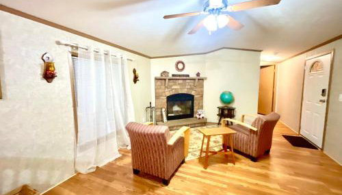 All Season Fun and Cozy Home in Island Falls, ME - Foto 5