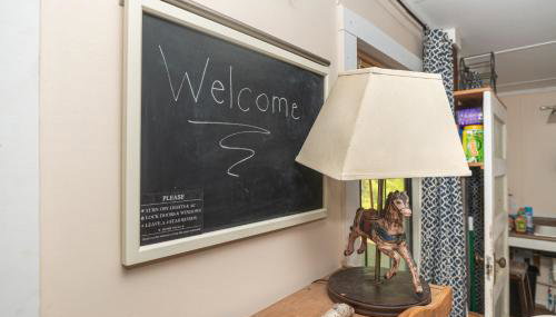 Cabin close to FL Caverns! Hot Tub, WI-FI, & Firepit - Foto 5