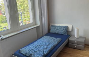 Zentrale 4 Zimmerwohnung mit kostenlosem Stellplatz - Foto 3
