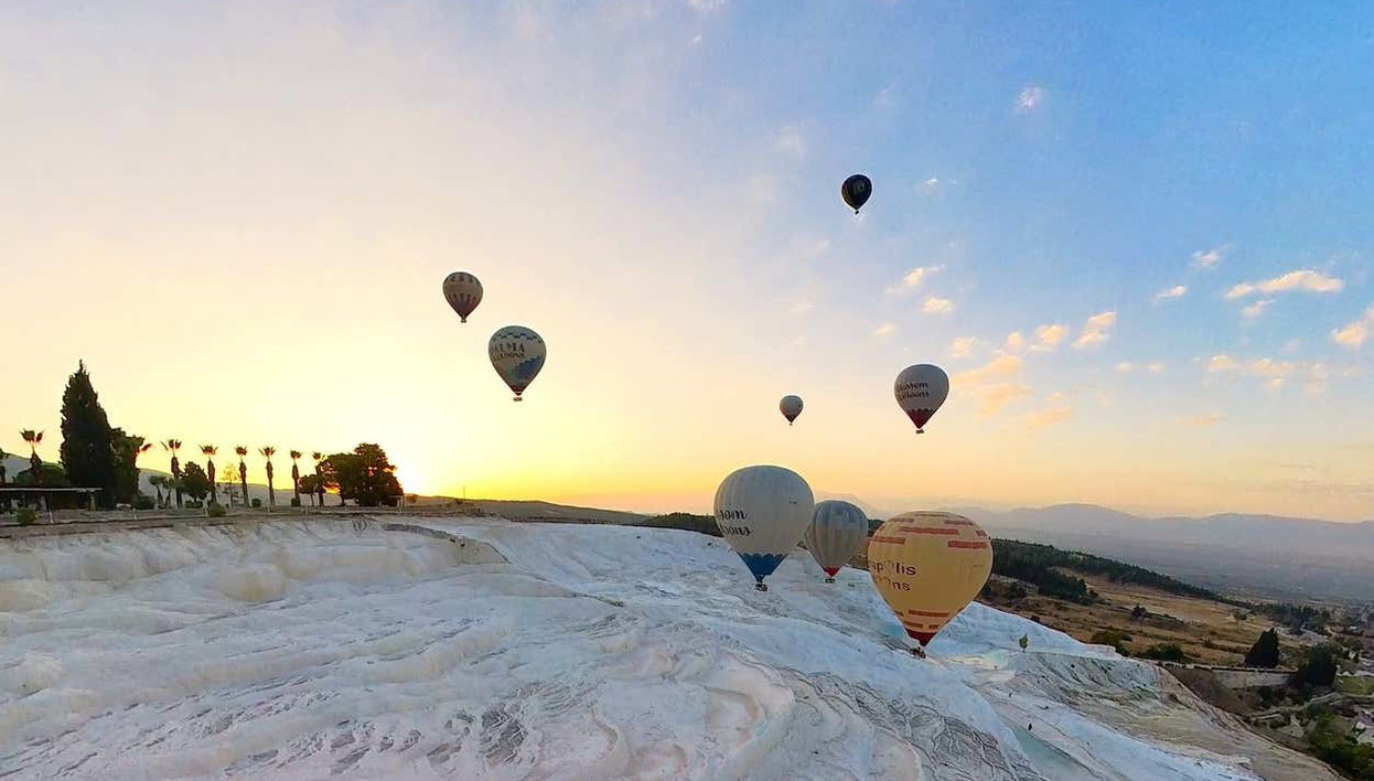 Pamukkale Hot Air Balloon - Foto 2, Admire a stunning sunset