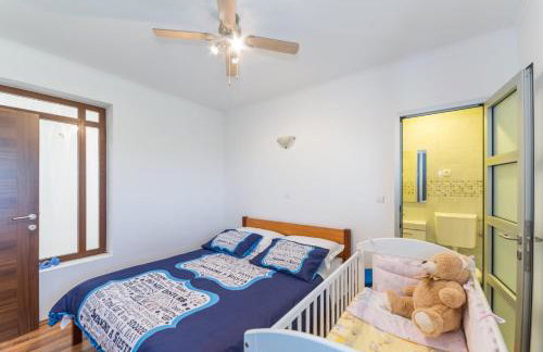 Villa Maslina with private pool on quiet location - by TA Leut Agency - Foto 14