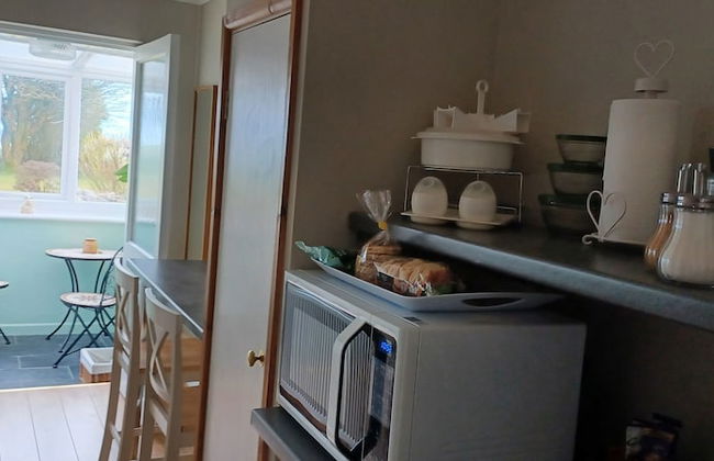 Relax With Amazing Views! 1-bed Studio in Tegryn - Foto 10