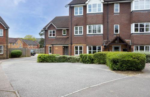 Modern 2 Bed Apartment Near Gatwick - Foto 17