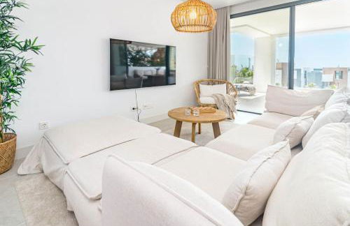 CAH - Large terrace indoor pool and gym - Photo 7