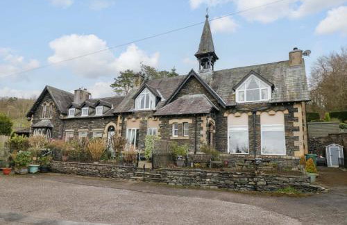 School Cottage - Photo 1