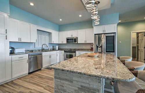 Luxurious Waterfront Home with Private Pier and Views! - Foto 8