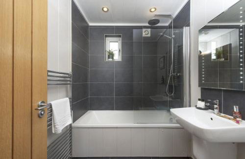 Blackbird Lodge, Strawberryfield Park - Free Parking, Hot tub, pets allowed - Photo 14