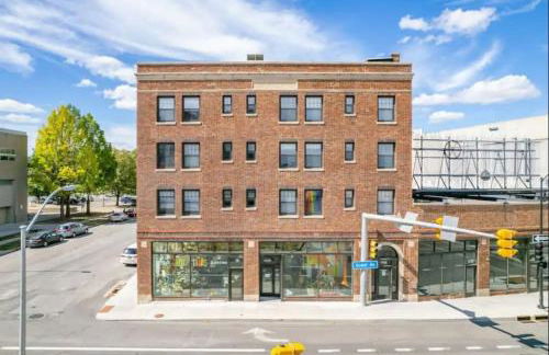 Walk to 3 Breweries! 1 Bed Apartment on Grand - Foto 10