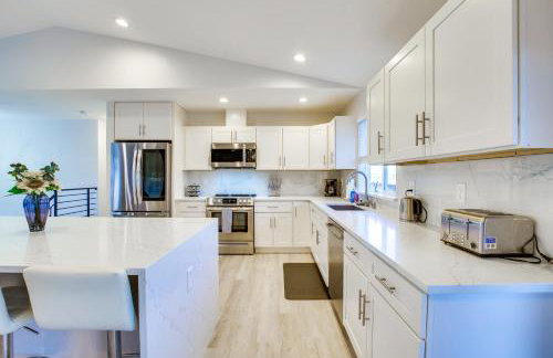 Modern Woodinville Home w/ Hot Tub + Sauna! - Foto 10