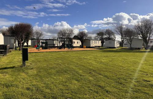 3 Bed Caravan - Sleeps 8 - Pet Friendly, Parking - Foto 9