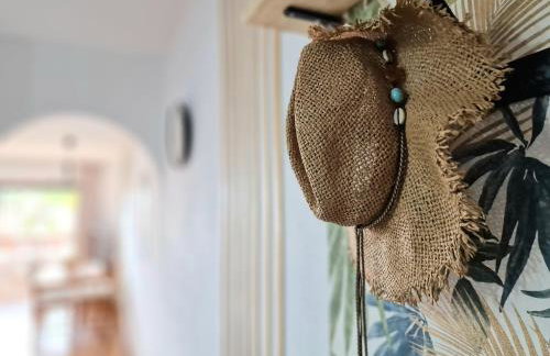 Strelitzia Apartment - ocean view & heated pool & AC - Photo 10