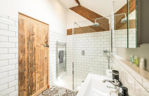 Riverside dairy in the Peak District national park - Foto 25