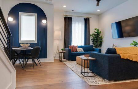 Near Downtown Gem - Rooftop, Garage & Walk To It All! - Foto 1