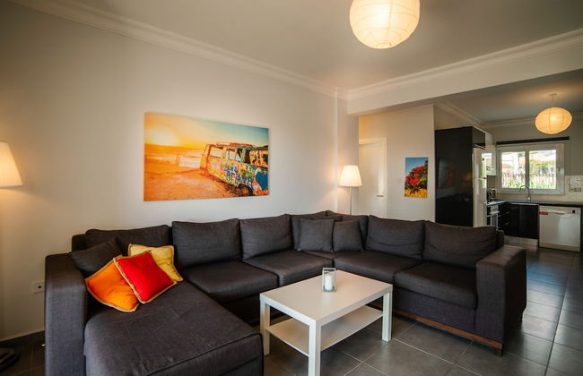 Sunny and Family Friendly Apartment Directly at the Pool - Foto 20