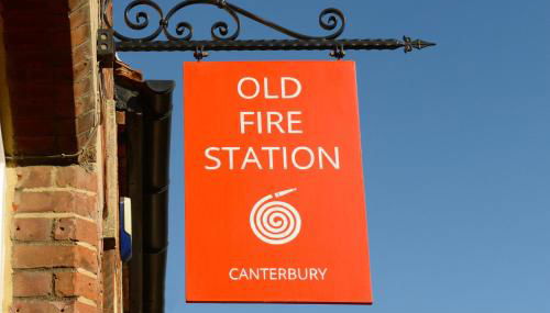 The Ultimate Bride & Hen Complex! Celebrations at The Old Fire Station Canterbury, 3 Homes - Foto 5