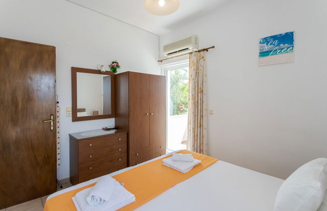 Manos Apartments - Photo 12