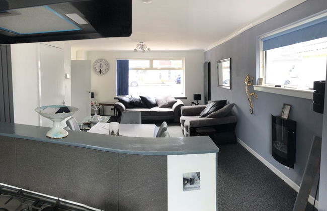 Limegrove, Comfortable Three Bedroom House - Photo 15