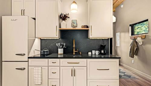 Gorgeous Cabin with Private Sauna for a Romantic Glamping Getaway in Duluth, Minnesota - Foto 3