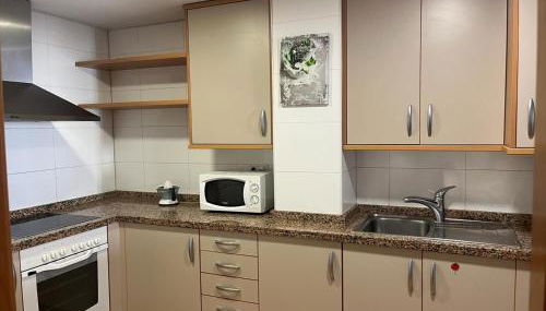 Sea-Breeze Apartment with Pool & Parking - Foto 5