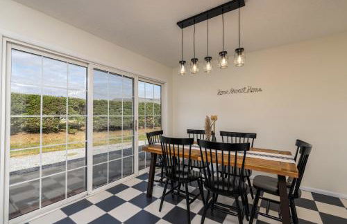 NEW Dragster Dream House - Game Room - Walk to the Speedway - Foto 7