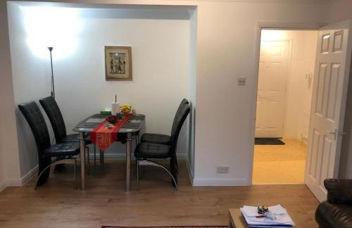 Oaklawn Apartment - Sleeps 4 Parking & Garden - Photo 15