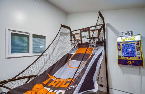 Lux Escape 3 • Views 2 Hot Tubs Games Mini Golf - Photo 6