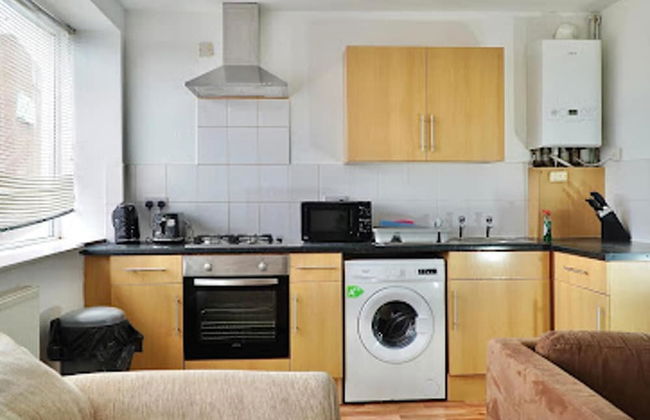Clean, Spacious 2-bed Apartment in Brierley Hill - Foto 6