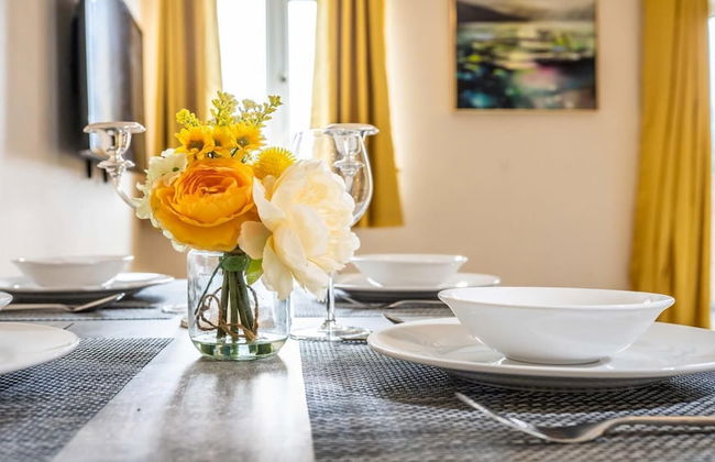 Queens Townhouse - 3 Bedrooms - Pets - Parking - Foto 10