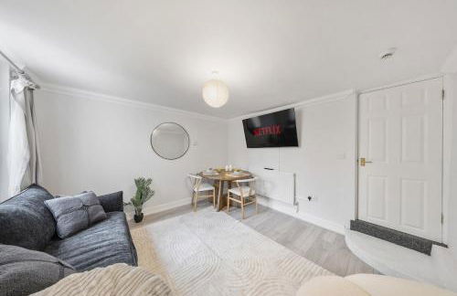 Modern 1BR - 10 Min Walk to Gravesend Station - Foto 10